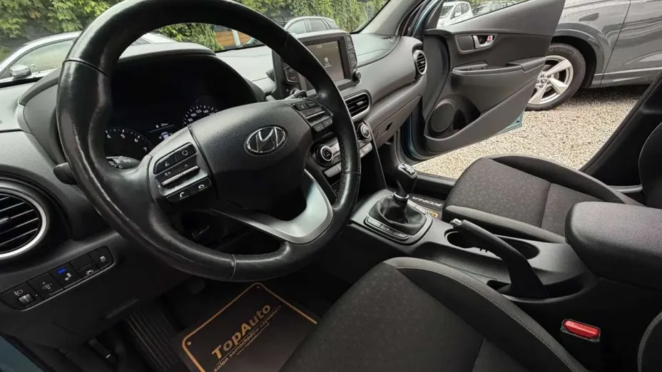 HYUNDAI Kona -