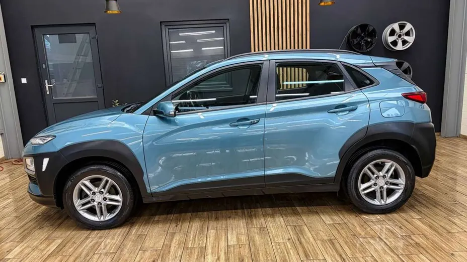 HYUNDAI Kona -