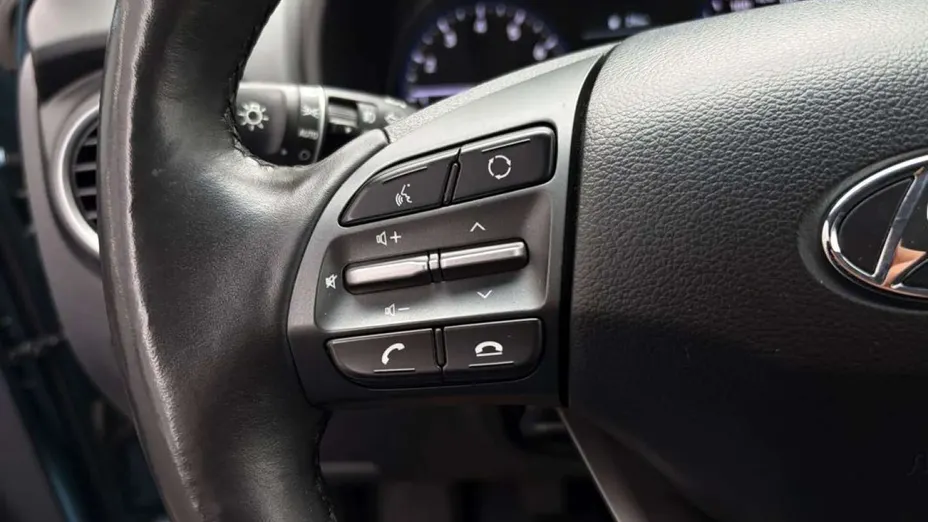 HYUNDAI Kona -
