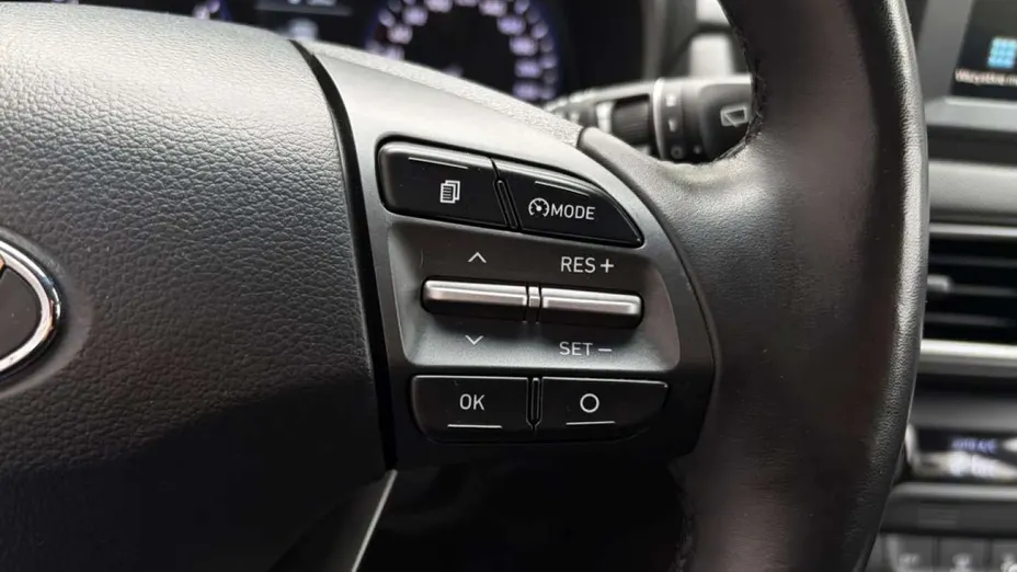 HYUNDAI Kona -