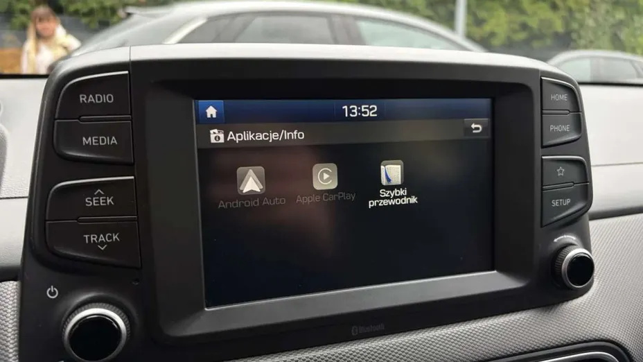 HYUNDAI Kona -