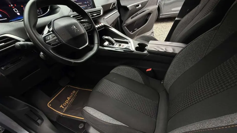 PEUGEOT 3008 -