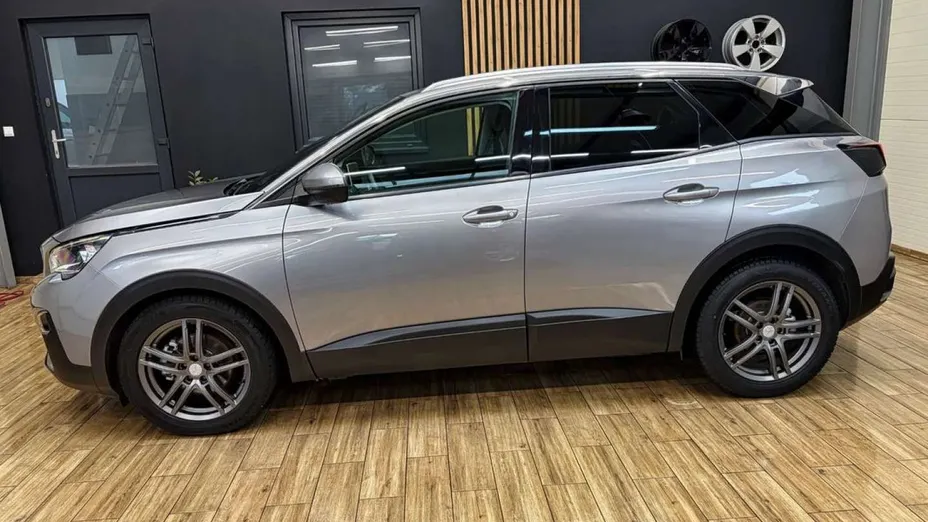 PEUGEOT 3008 -