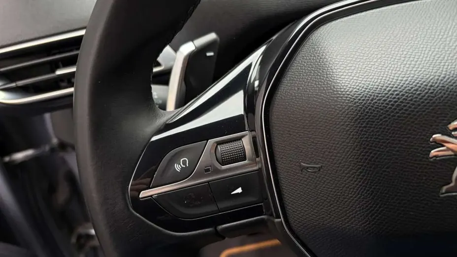 PEUGEOT 3008 -