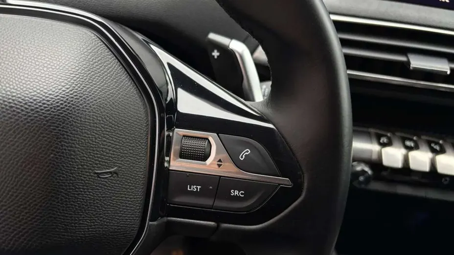 PEUGEOT 3008 -