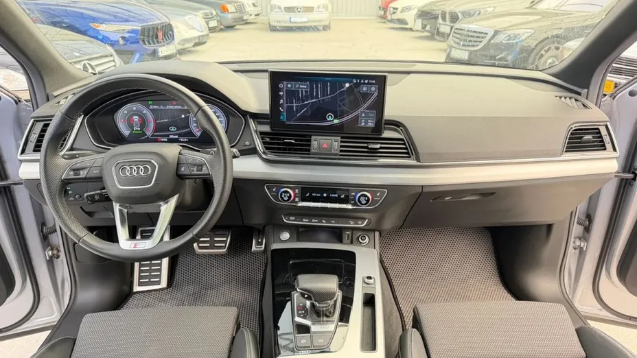 AUDI Q5 -