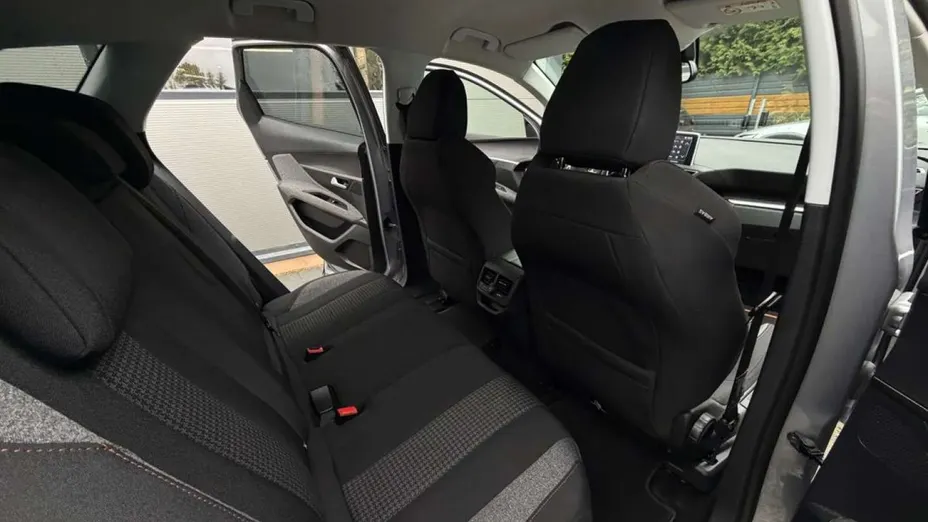PEUGEOT 3008 -