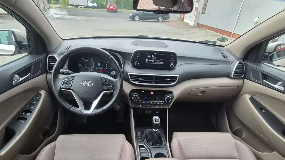 HYUNDAI Tucson -