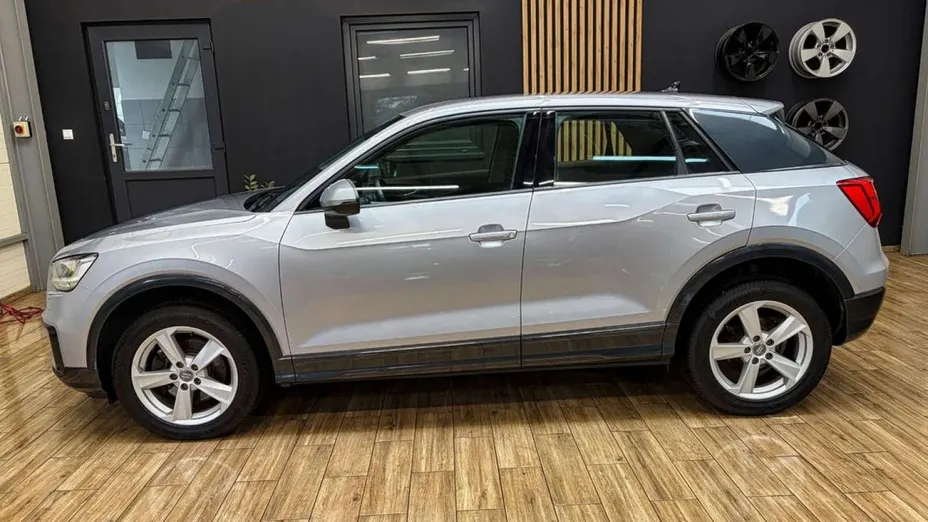 AUDI Q2 -