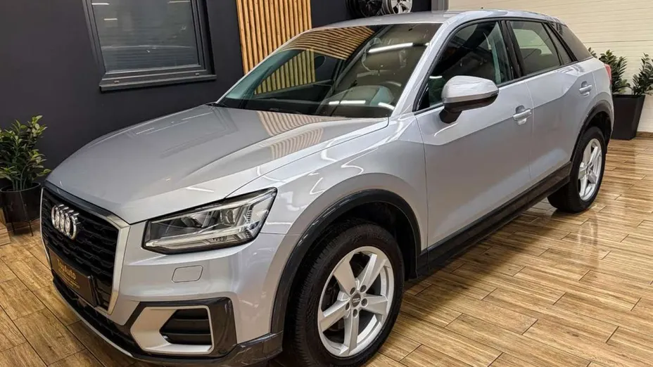 AUDI Q2 -