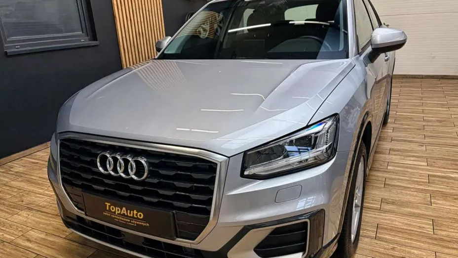 AUDI Q2 -