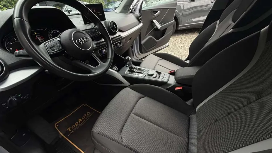 AUDI Q2 -