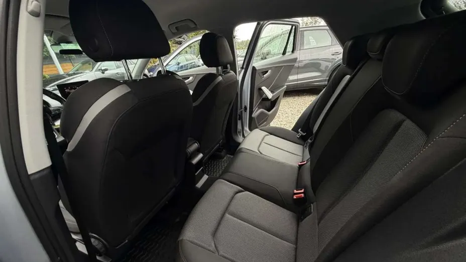 AUDI Q2 -