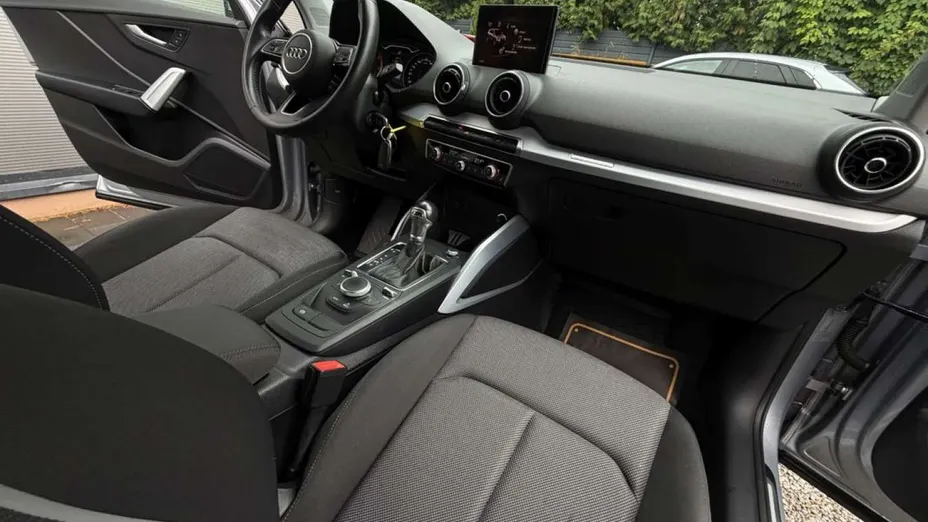 AUDI Q2 -
