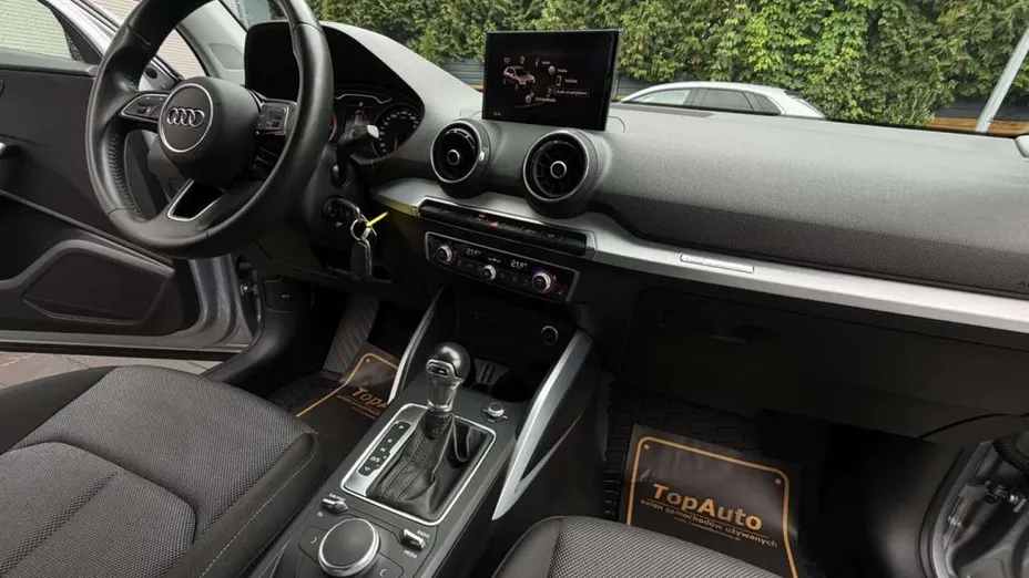 AUDI Q2 -