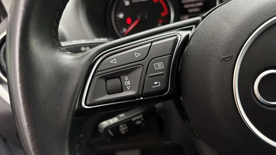 AUDI Q2 -