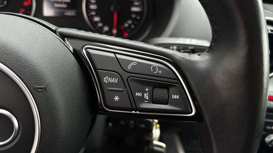AUDI Q2 -