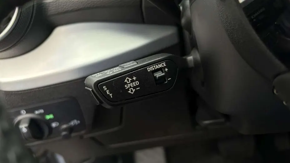 AUDI Q2 -