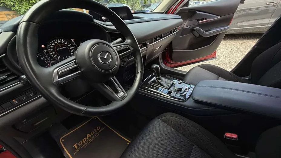 MAZDA CX-30 -