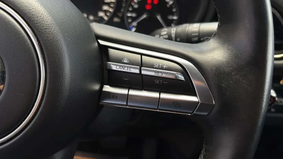 MAZDA CX-30 -