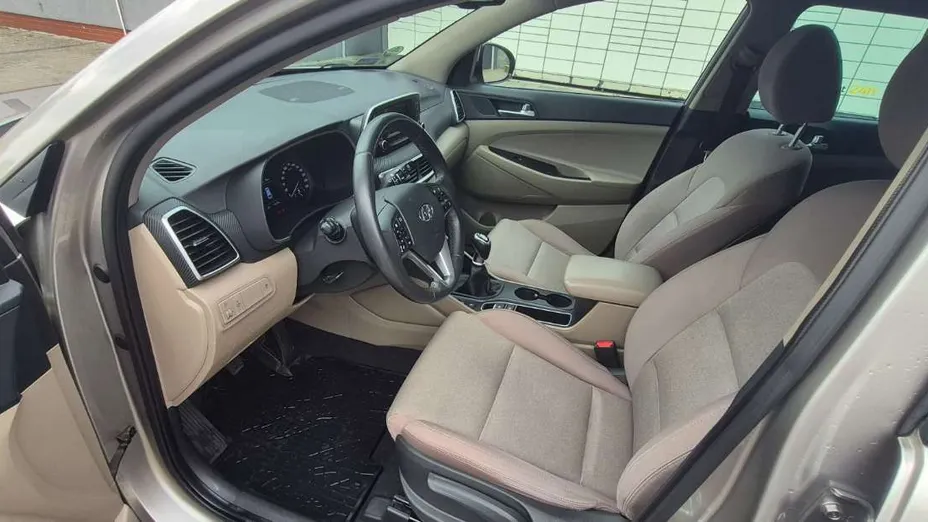 HYUNDAI Tucson -