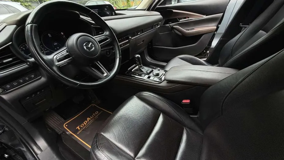 MAZDA CX-30 -