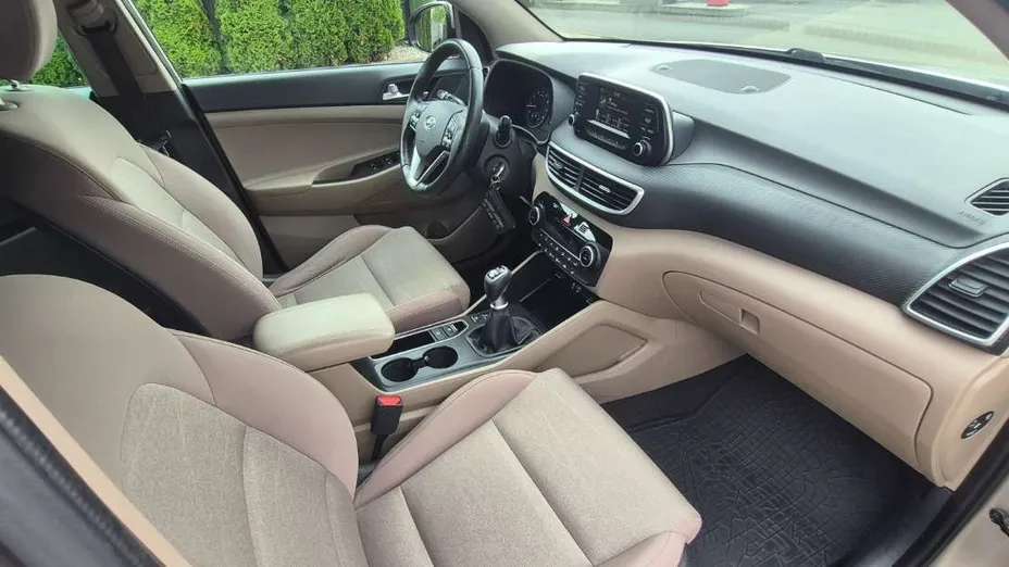 HYUNDAI Tucson -