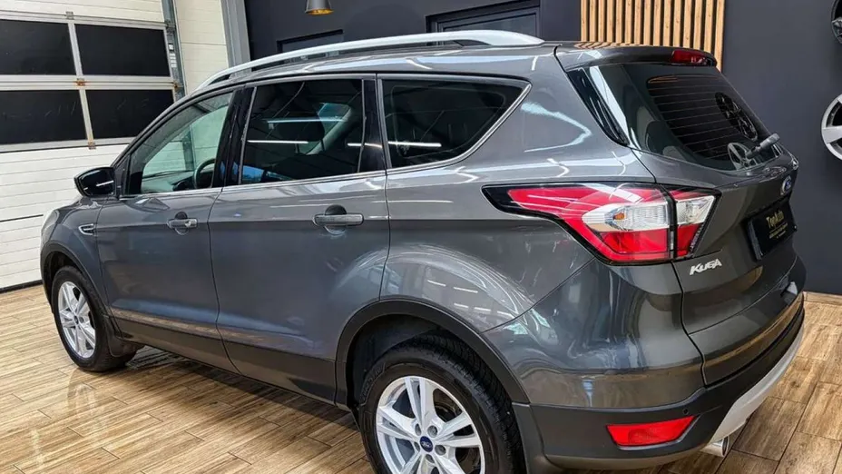 FORD Kuga -
