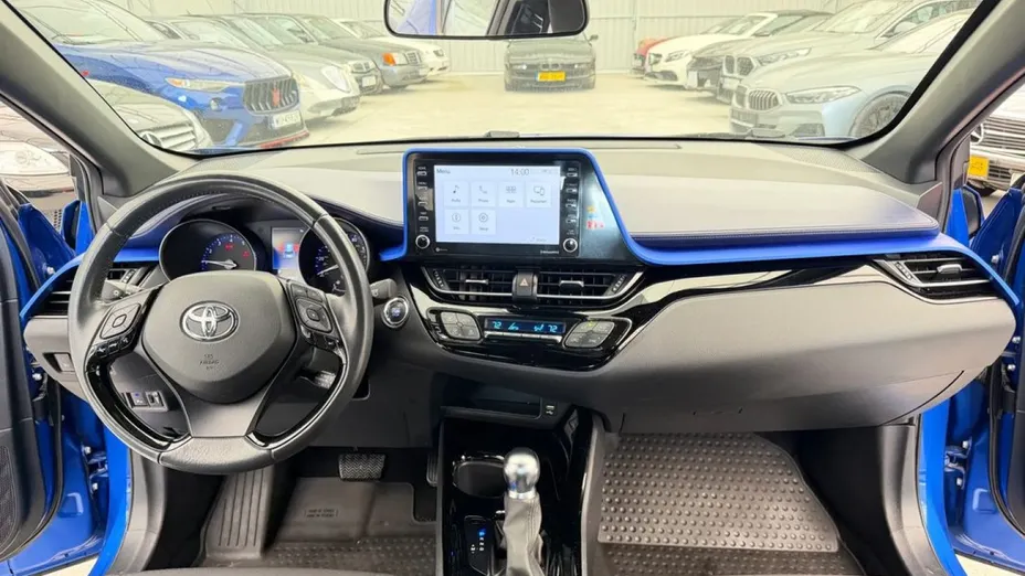 TOYOTA C-HR -