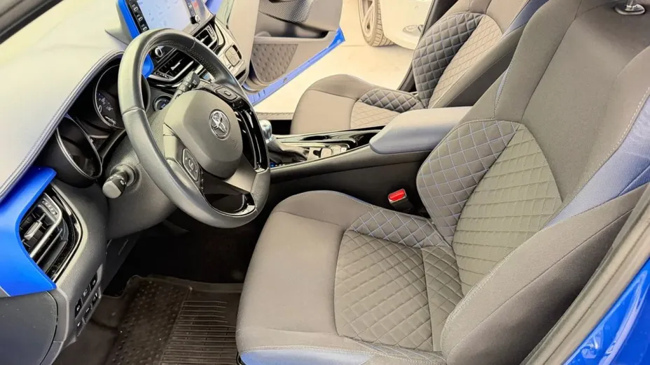 TOYOTA C-HR -