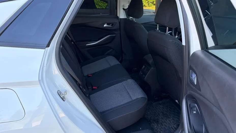 OPEL Grandland X -