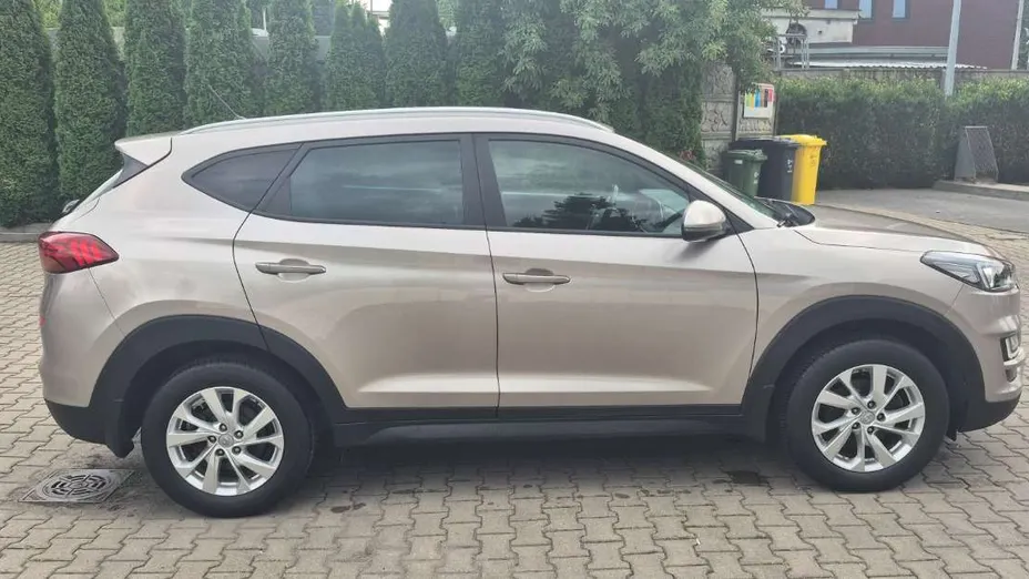 HYUNDAI Tucson -