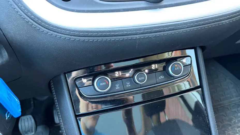 OPEL Grandland X -