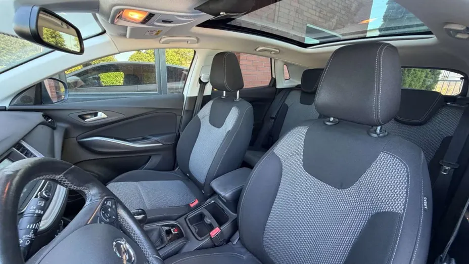 OPEL Grandland X -