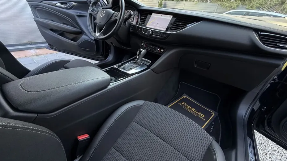 OPEL Insignia -