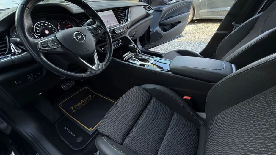OPEL Insignia -