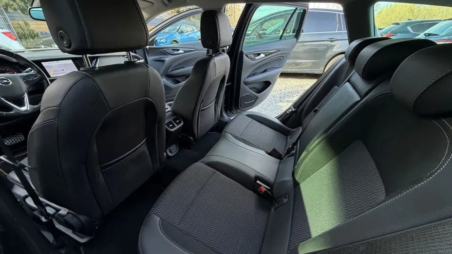 OPEL Insignia -