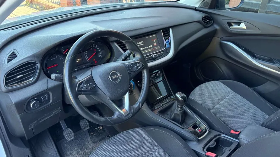 OPEL Grandland X -