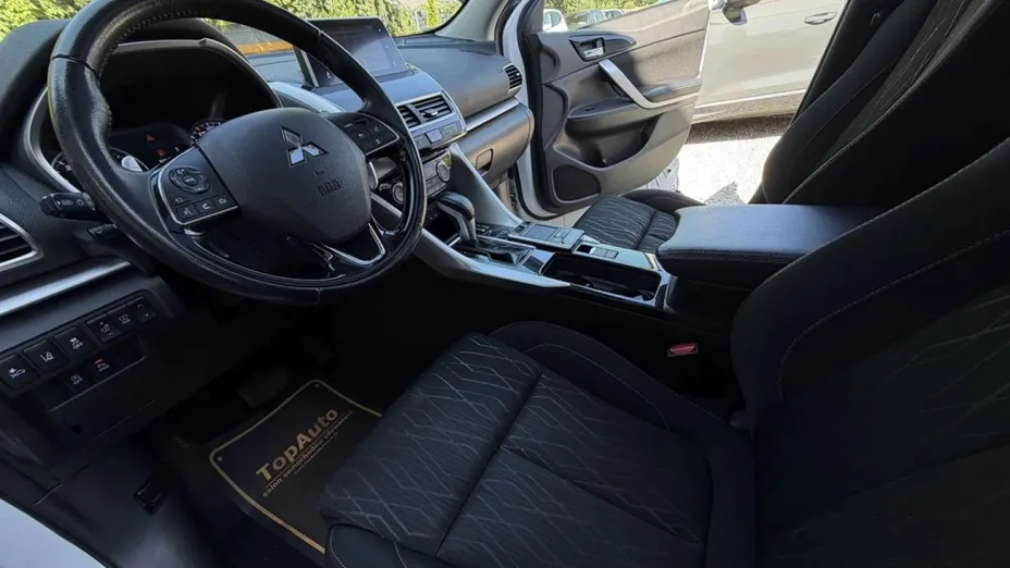 MITSUBISHI Eclipse Cross -