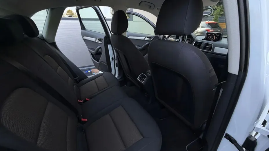 AUDI Q3 -