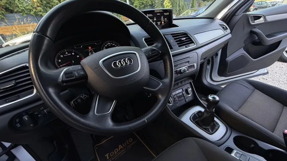 AUDI Q3 -