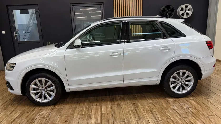 AUDI Q3 -