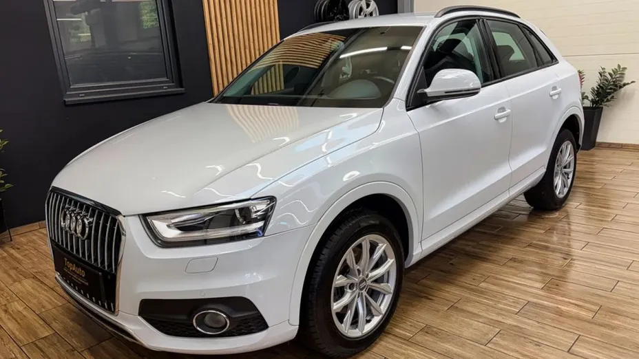 AUDI Q3 -
