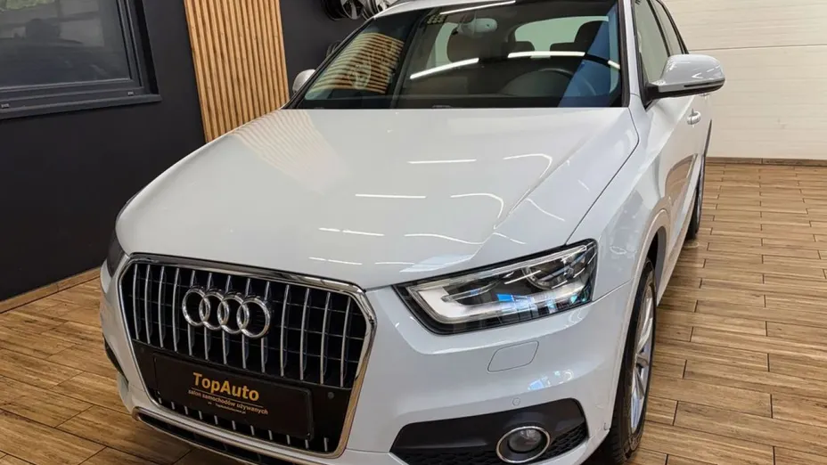 AUDI Q3 -