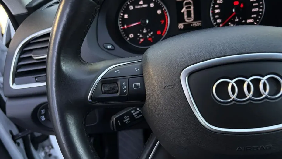 AUDI Q3 -