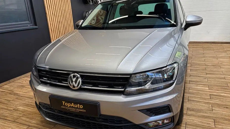 VOLKSWAGEN Tiguan -
