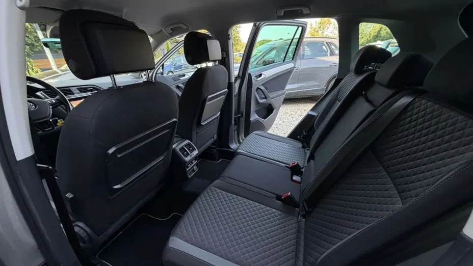VOLKSWAGEN Tiguan -