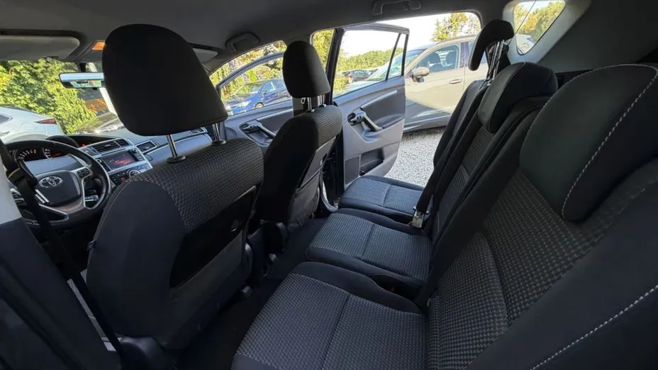 TOYOTA Verso -