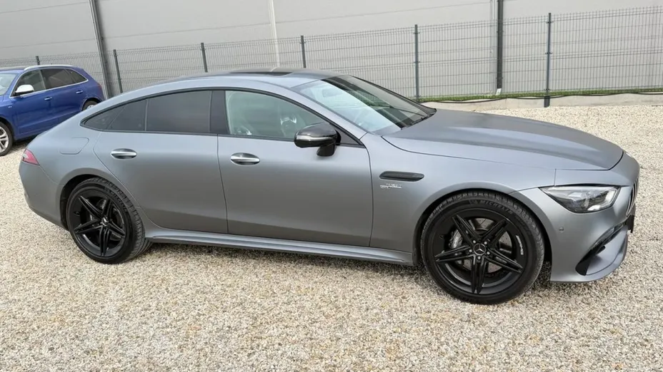 MERCEDES-BENZ AMG GT -