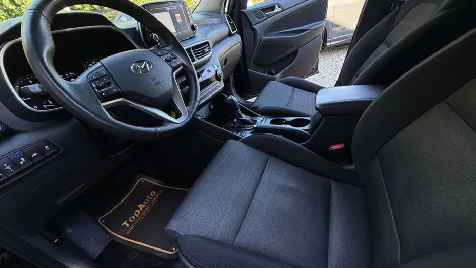 HYUNDAI Tucson -